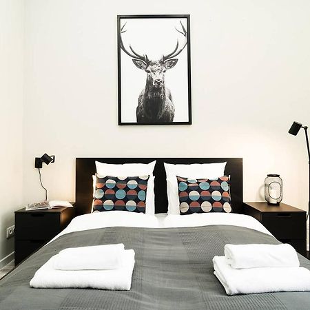 Ultra Central And Stylish Apartment With Ac Budapest Luaran gambar