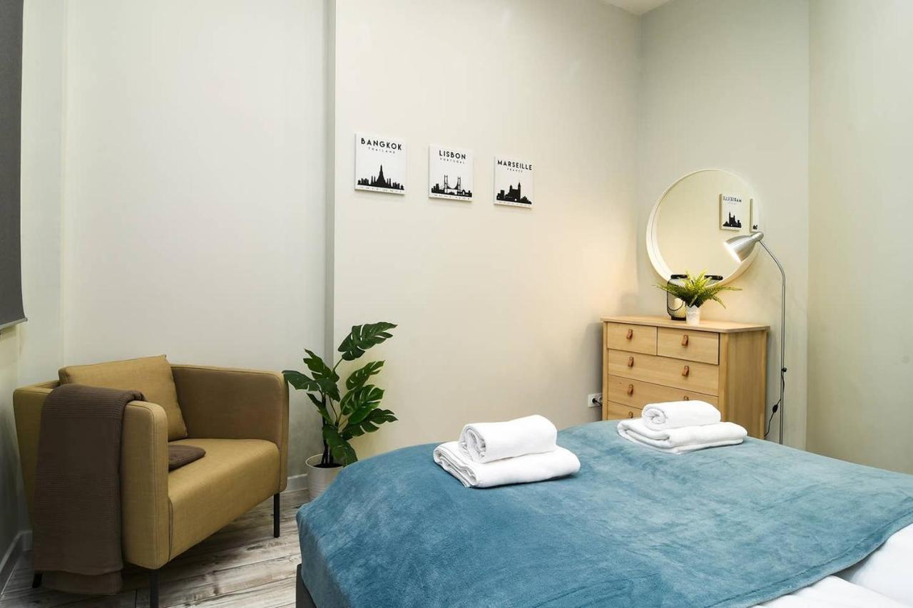 Ultra Central And Stylish Apartment With Ac Budapest Luaran gambar