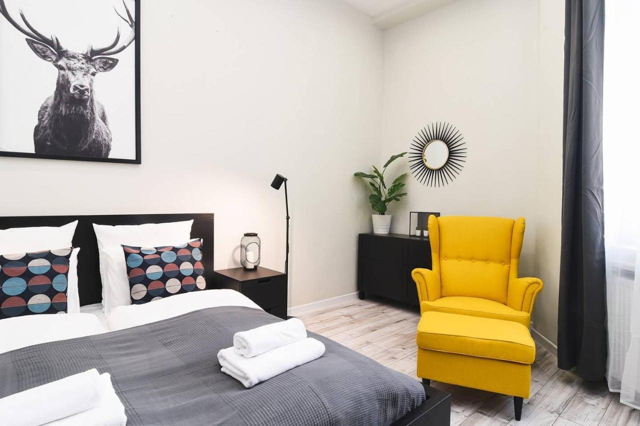 Ultra Central And Stylish Apartment With Ac Budapest Luaran gambar