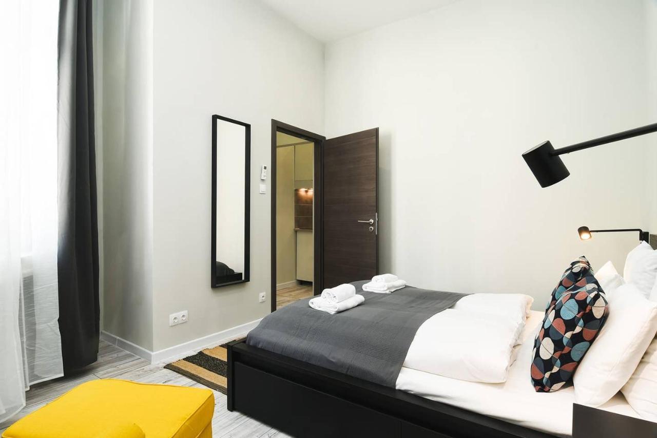 Ultra Central And Stylish Apartment With Ac Budapest Luaran gambar