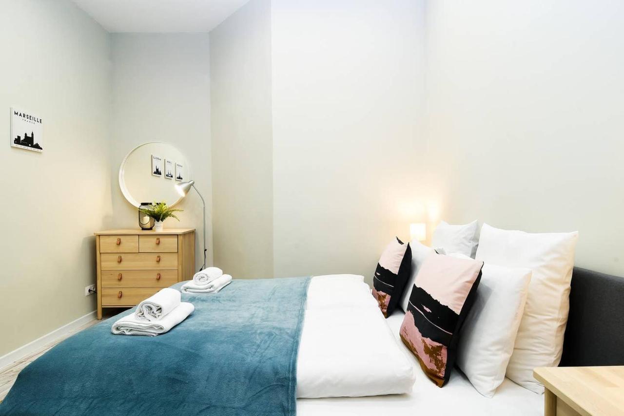 Ultra Central And Stylish Apartment With Ac Budapest Luaran gambar